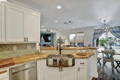 Kitchen - 619 Falling Star Dr, Martinez, CA 94553 photo 1 of 3