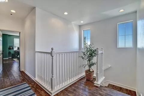 Entry Way - 619 Falling Star Dr, Martinez, CA 94553 photo 5 of 6