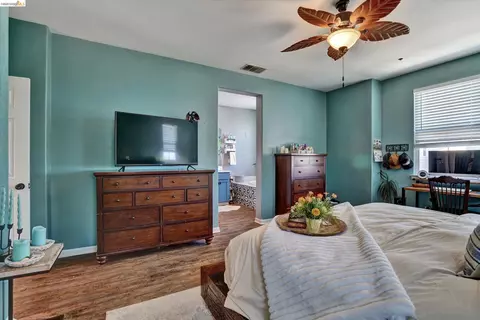 Bedroom - 619 Falling Star Dr, Martinez, CA 94553 photo 4 of 4
