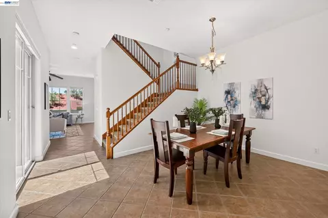 Dining - 9850 Reimers Way, Dublin, CA 94568 photo 1 of 5