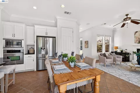 Dining - 9850 Reimers Way, Dublin, CA 94568 photo 5 of 5