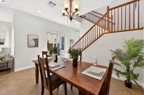 Dining - 9850 Reimers Way, Dublin, CA 94568 photo 3 of 5