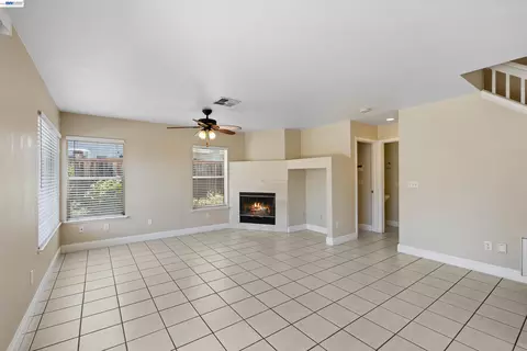 Living - 3264 Ernest Dr, Tracy, CA 95376 photo 5 of 8