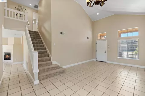 Living - 3264 Ernest Dr, Tracy, CA 95376 photo 3 of 8