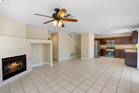 Living - 3264 Ernest Dr, Tracy, CA 95376 photo 4 of 8