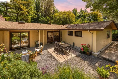 7200 Saroni Dr, Oakland, CA 94611