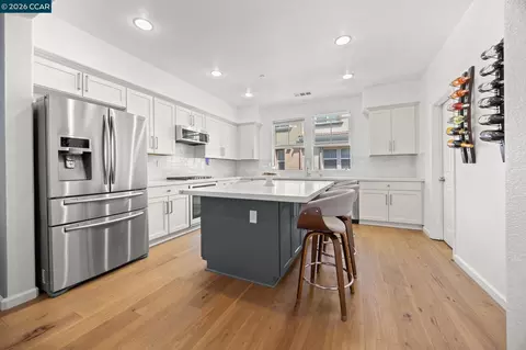 1147 Martin Luther King Dr, Hayward, CA 94541