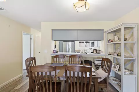 Dining - 159 Nantucket Ln, Vallejo, CA 94590 photo 2 of 2
