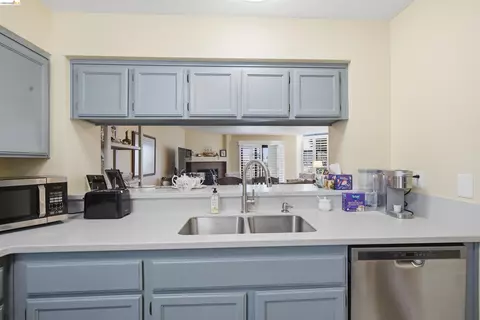 Kitchen - 159 Nantucket Ln, Vallejo, CA 94590 photo 3 of 3