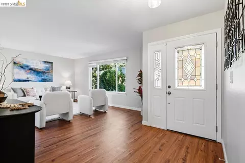 733 Daffodil Way, Concord, CA 94518 photo 4