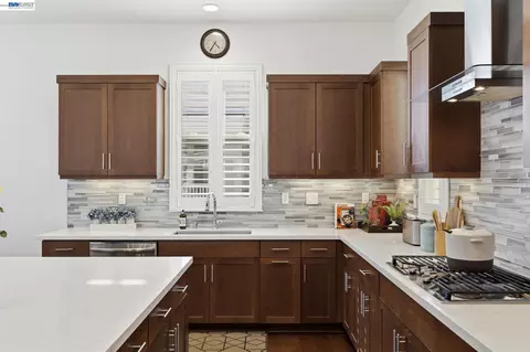 Kitchen - 7240 Carneros Ln, Dublin, CA 94568 photo 2 of 5