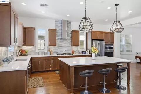 Kitchen - 7240 Carneros Ln, Dublin, CA 94568 photo 5 of 5