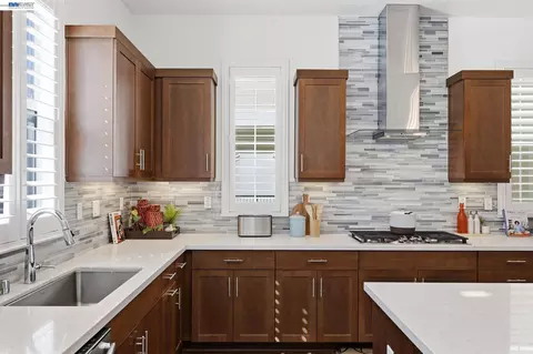 Kitchen - 7240 Carneros Ln, Dublin, CA 94568 photo 3 of 5