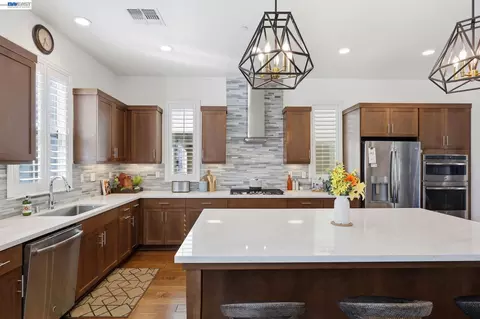 Kitchen - 7240 Carneros Ln, Dublin, CA 94568 photo 1 of 5