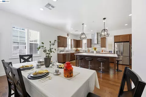 Dining - 7240 Carneros Ln, Dublin, CA 94568 photo 3 of 3