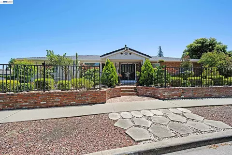 1742 Mendocino Dr, Concord, CA 94521