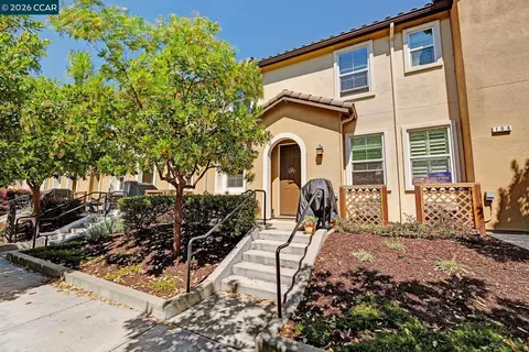 108 Arcangel Way, San Pablo, CA 94806