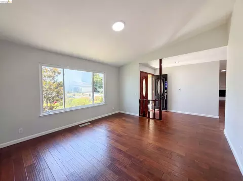 Living - 1091 Fox Meadow Way, Concord, CA 94518 photo 1 of 14