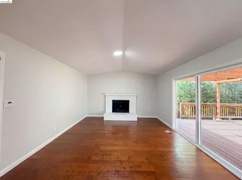 Living - 1091 Fox Meadow Way, Concord, CA 94518 photo 9 of 14