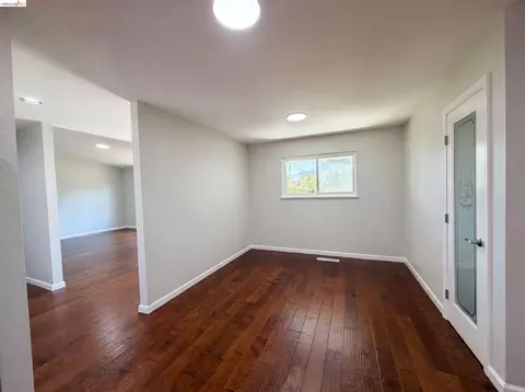 Living - 1091 Fox Meadow Way, Concord, CA 94518 photo 2 of 14