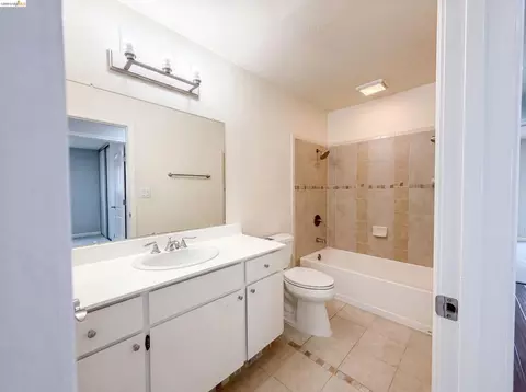 Bath - 1091 Fox Meadow Way, Concord, CA 94518 photo 1 of 6
