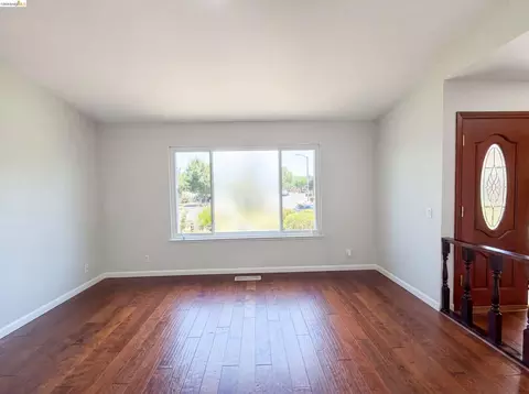 Living - 1091 Fox Meadow Way, Concord, CA 94518 photo 8 of 14