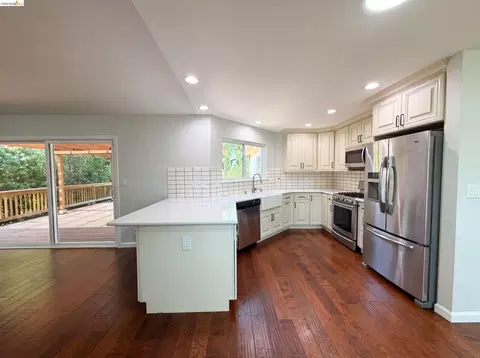 Kitchen - 1091 Fox Meadow Way, Concord, CA 94518 photo 5 of 5