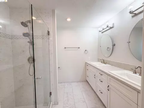 Bath - 1091 Fox Meadow Way, Concord, CA 94518 photo 5 of 6