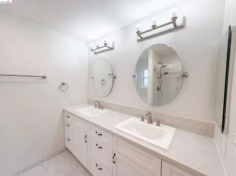 Bath - 1091 Fox Meadow Way, Concord, CA 94518 photo 4 of 6