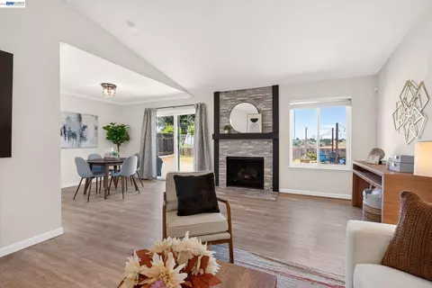 Living - 295 Iris Rd, Hercules, CA 94547 photo 4 of 6