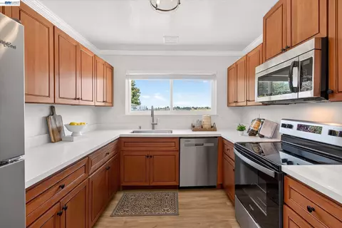 295 Iris Rd, Hercules, CA 94547 photo 14