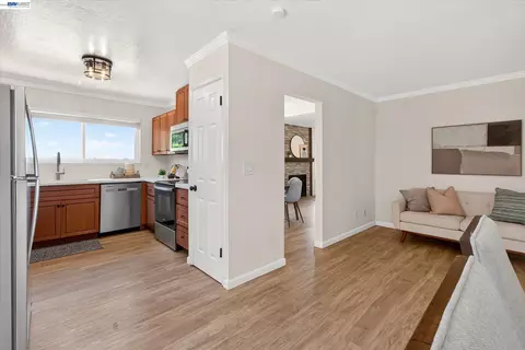 295 Iris Rd, Hercules, CA 94547 photo 13