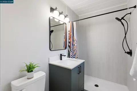 Bath - 3998 Salem St, Concord, CA 94521 photo 2 of 3