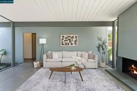 Living - 3998 Salem St, Concord, CA 94521 photo 2 of 3