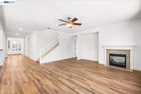 Living - 1461 Biarritz St, Tracy, CA 95304 photo 4 of 6