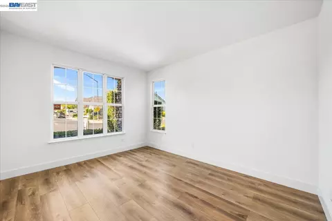 Living - 1461 Biarritz St, Tracy, CA 95304 photo 1 of 6