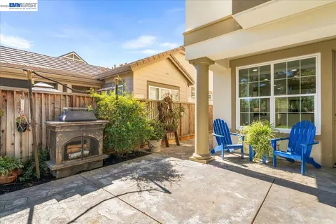 Exterior - 1461 Biarritz St, Tracy, CA 95304 photo 7 of 13