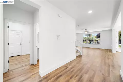 Entry Way - 1461 Biarritz St, Tracy, CA 95304 photo 7 of 12