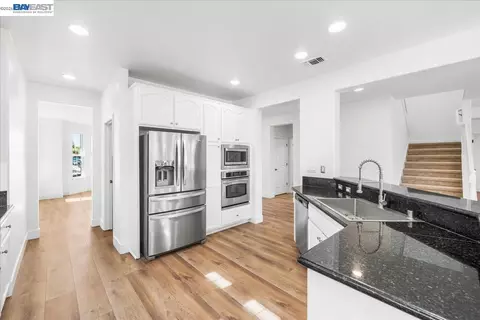 Entry Way - 1461 Biarritz St, Tracy, CA 95304 photo 5 of 12