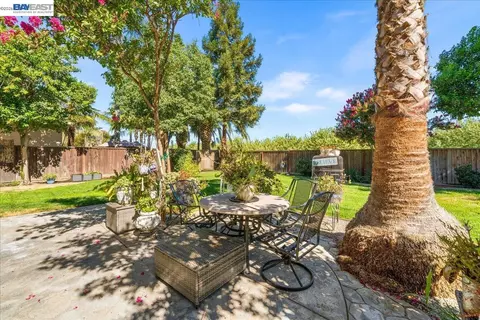 Exterior - 1461 Biarritz St, Tracy, CA 95304 photo 8 of 13