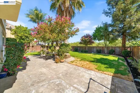 Exterior - 1461 Biarritz St, Tracy, CA 95304 photo 13 of 13