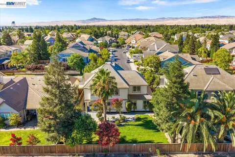 View/Area - 1461 Biarritz St, Tracy, CA 95304 photo 1 of 6