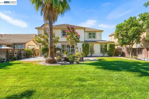 Exterior - 1461 Biarritz St, Tracy, CA 95304 photo 5 of 13