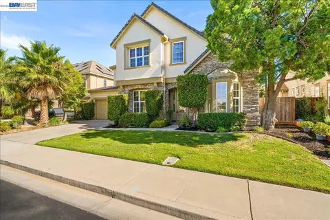 Exterior - 1461 Biarritz St, Tracy, CA 95304 photo 3 of 13