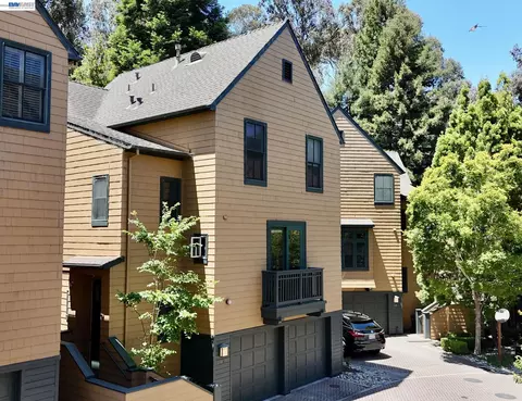19 Edgewood Pl, Belmont, CA 94002