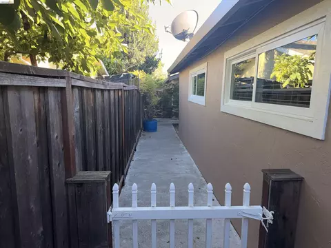 Exterior - 4627 Regina Ln, Concord, CA 94521 photo 5 of 5