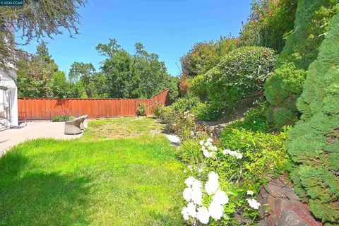 Exterior - 104 Johnson Ln, Martinez, CA 94553 photo 14 of 19