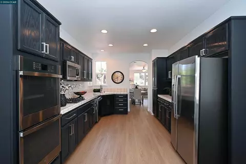 Kitchen - 104 Johnson Ln, Martinez, CA 94553 photo 1 of 10