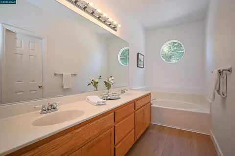 Bath - 104 Johnson Ln, Martinez, CA 94553 photo 1 of 11