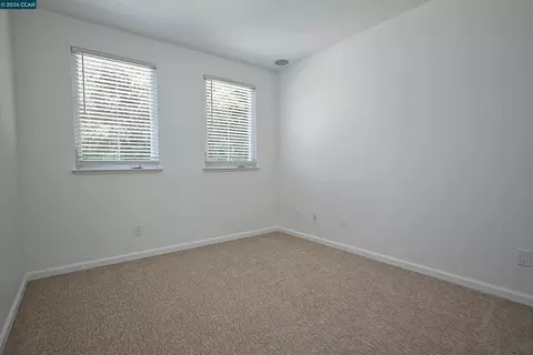 Bedroom - 104 Johnson Ln, Martinez, CA 94553 photo 8 of 10